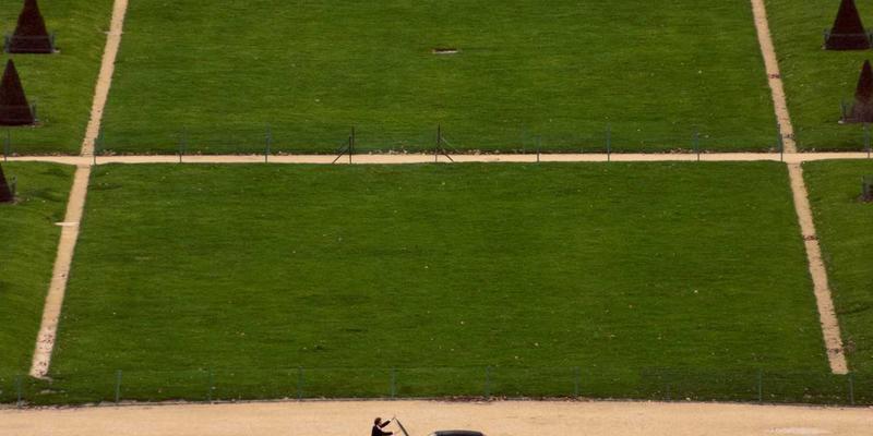 从机器轰鸣到琴声悠扬:东莞旧厂房如何变身音乐孵化器,重塑城市文化与消费新场景